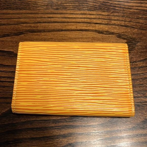 Louis Vuitton 1996 Epi Leather 6 Key Holder Wallet - Picture 4 of 16